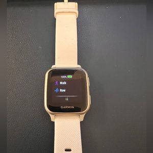 Item less than a year old selling as no longer used.
Comes with charger no box